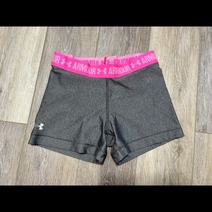UNDER ARMOUR SHORTS
